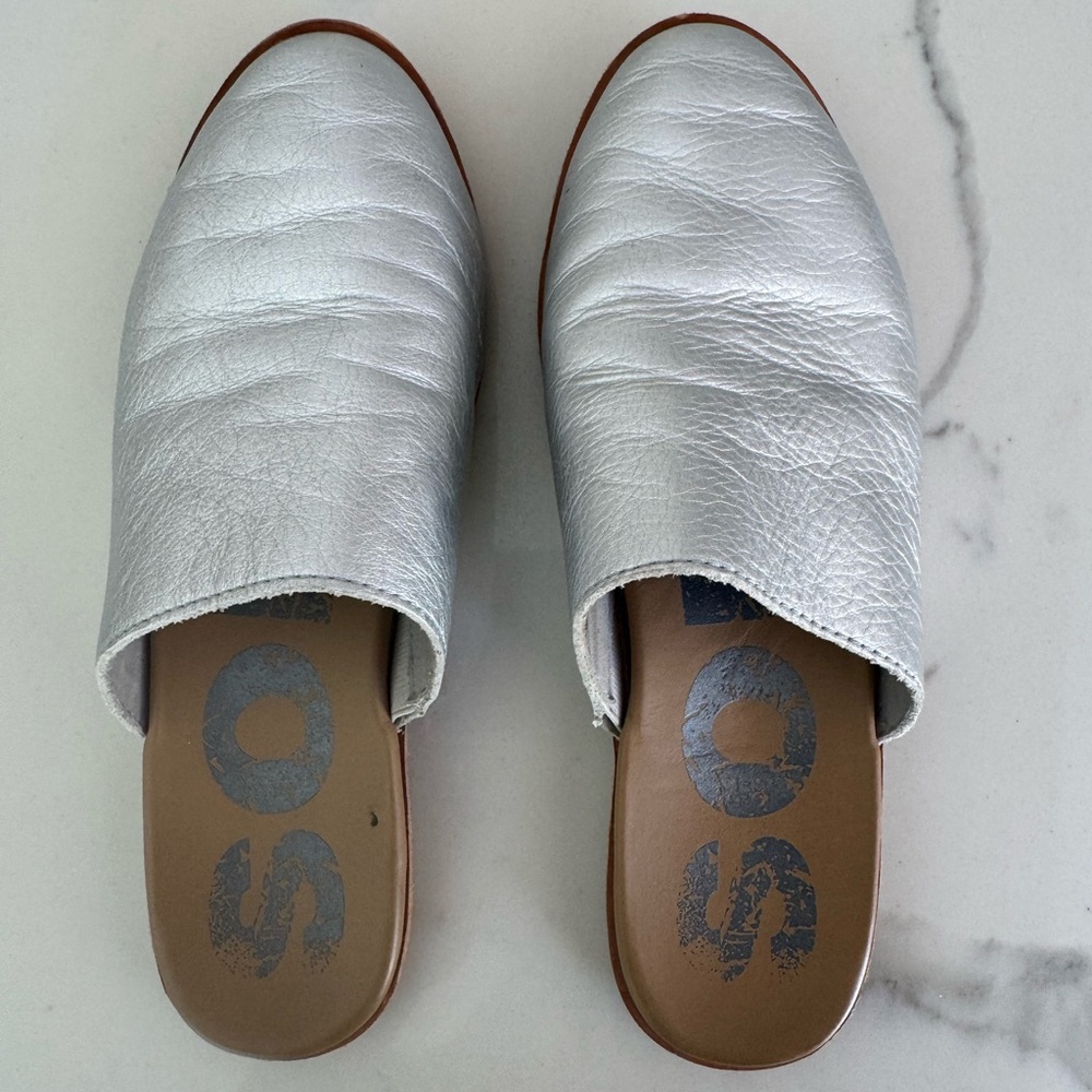 SOREL Silver Mules Textured Leather Slip-On